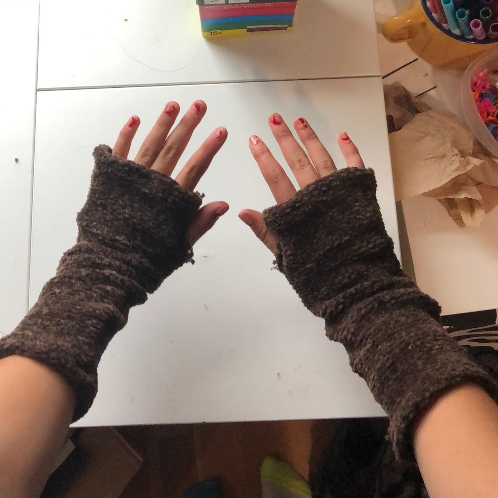 Brown arm warmers